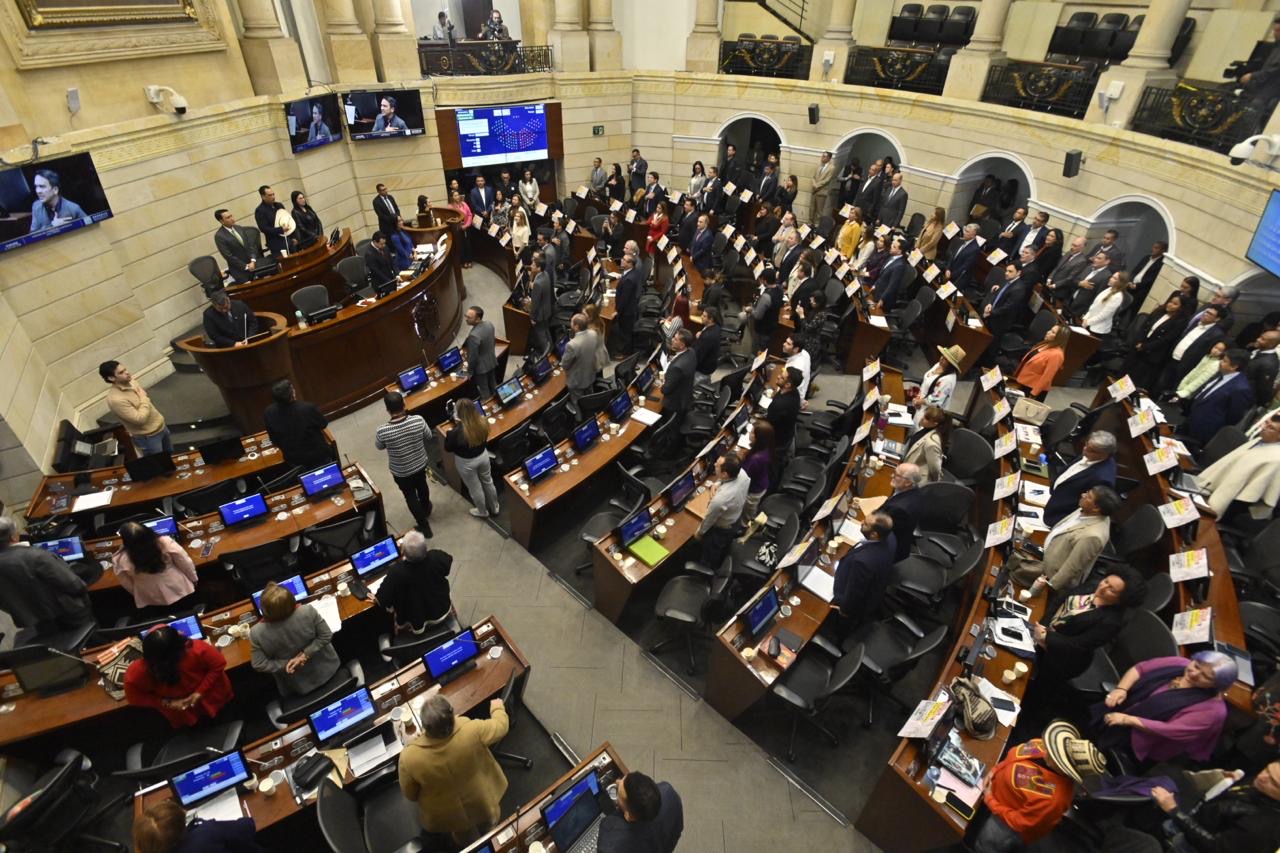 Senadora María José Pizarro alerta sobre supuesta estrategia para dividir al Pacto Histórico.