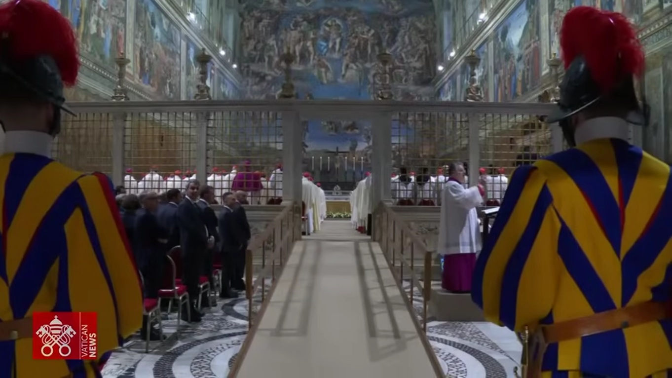 El pontífice remarca que la misión de la Iglesia es iluminar la oscuridad moral del mundo.