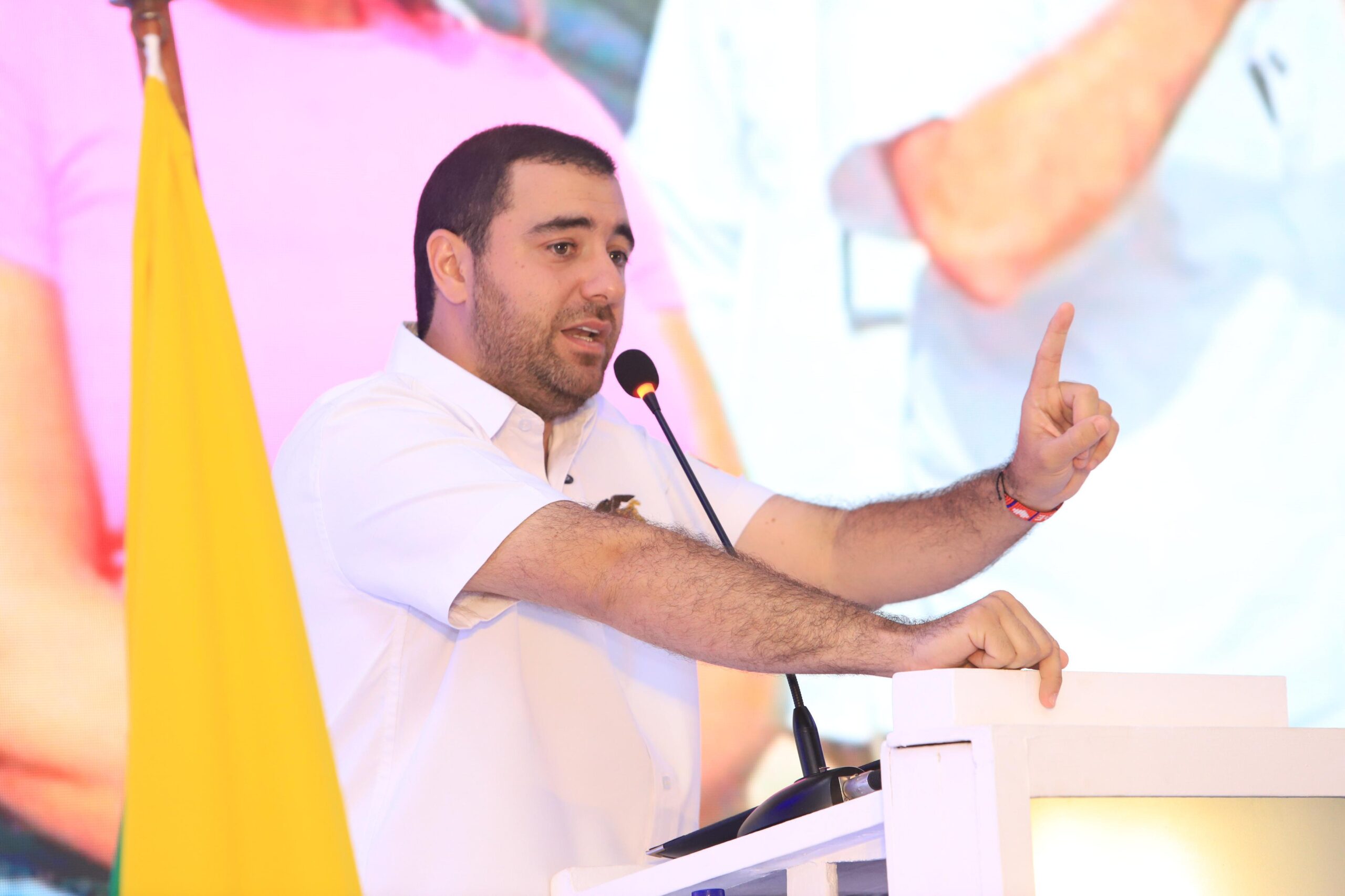 Yamil Arana Padauí rechaza que departamentos financien alimentación de reclusos.