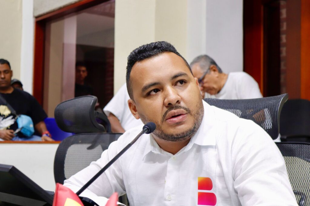 Javier Julio Bejarano exonerado por juez tras denuncia en debate sobre estímulos del IPCC en Cartagena. Infomilenials.com