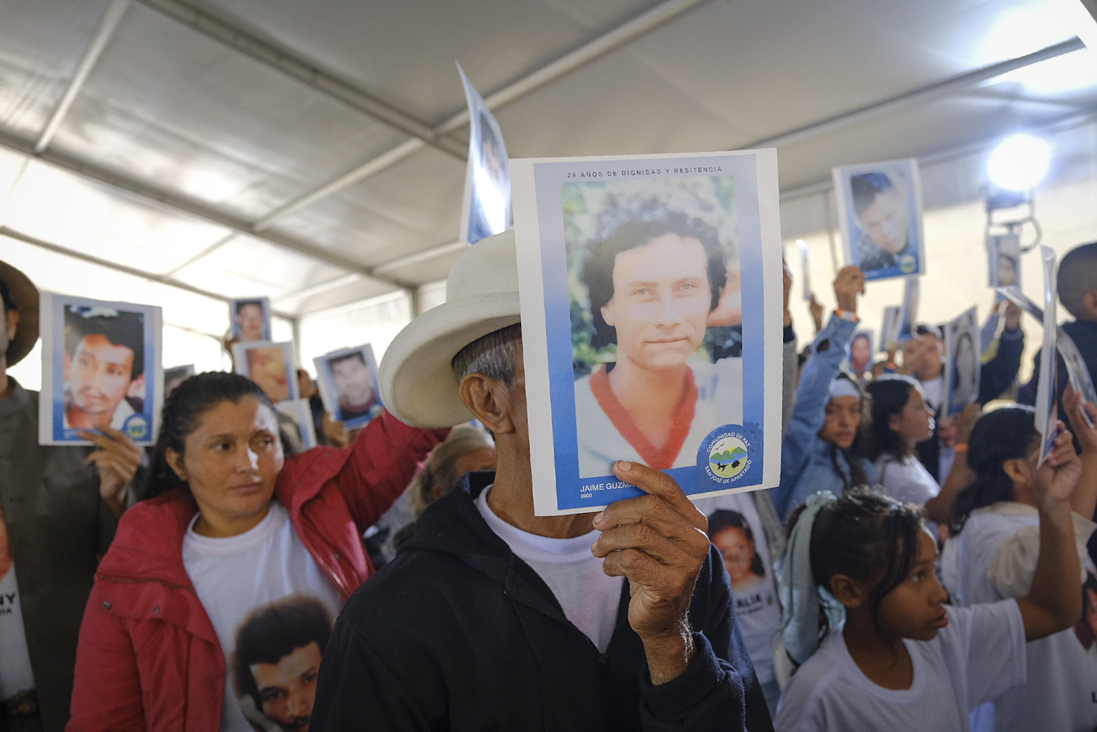 Homenaje a víctimas de masacres en la Comunidad de Paz