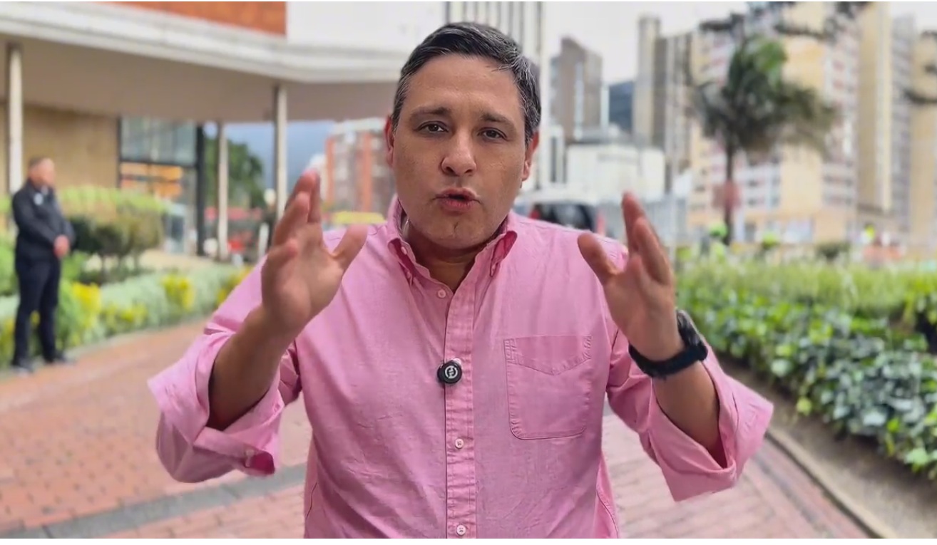 Precandidato Mauricio Lizcano rechaza ataques terroristas en el país