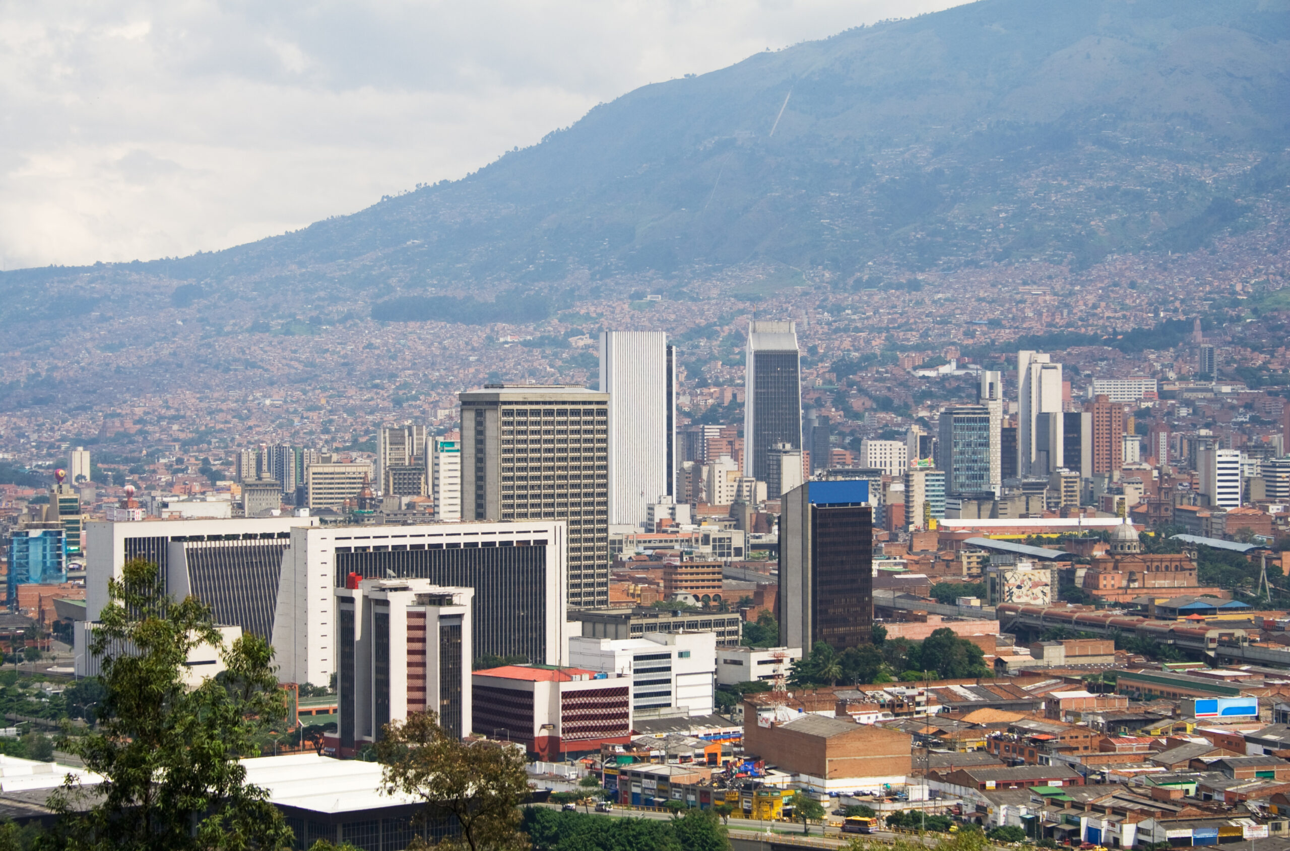 Medellín también enfrenta altos costos para acceder a vivienda propia
