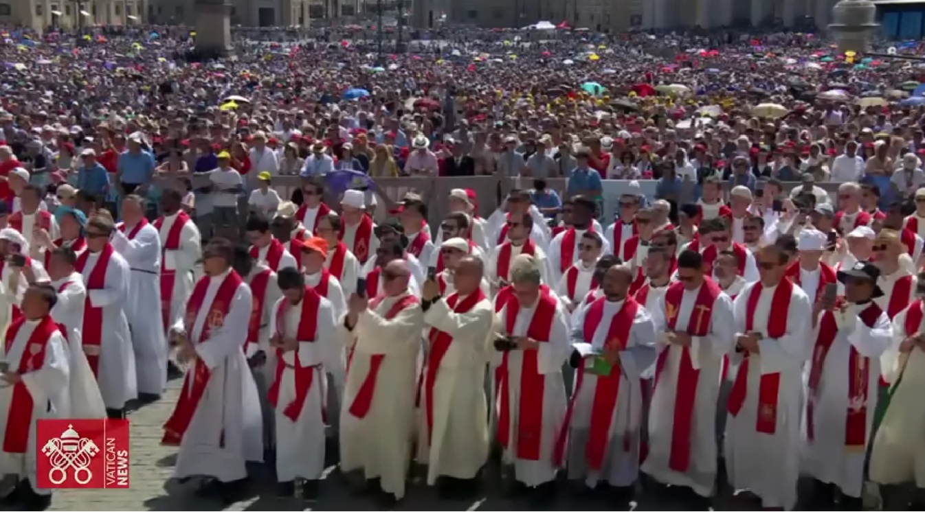 El Papa León XIV en Pentecostés exhorta a abrir fronteras del corazón