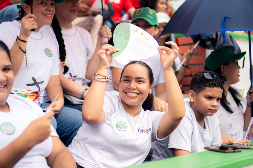 Participantes en la Fiesta Arquidiocesana en Cartagena durante la eucaristía central.