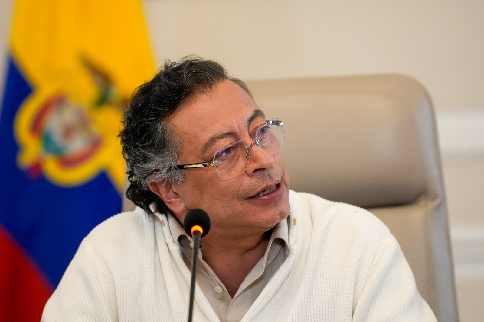 Petro advirtió que mafias buscan cooptar fiscalías para lavar sus negocios y pidió acción penal internacional.