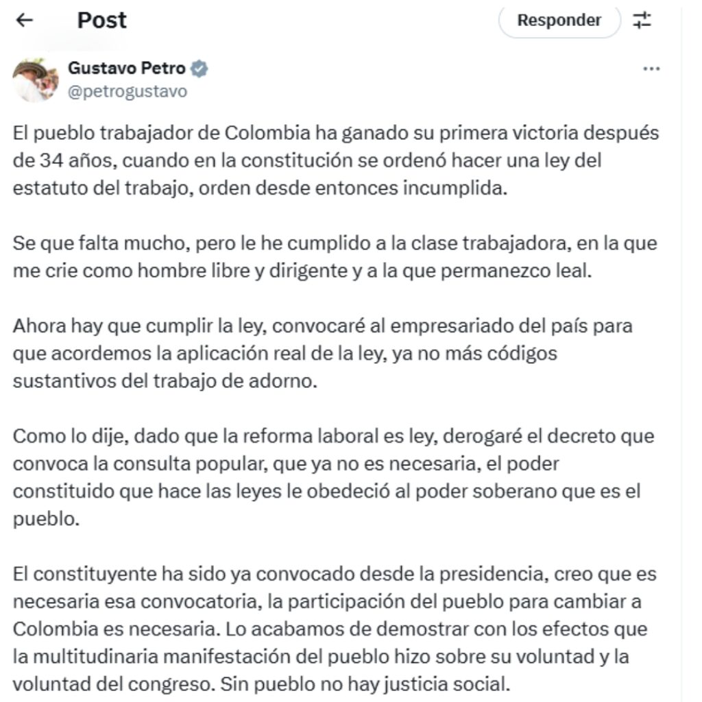 Petro celebra que la reforma laboral es ley en Colombia