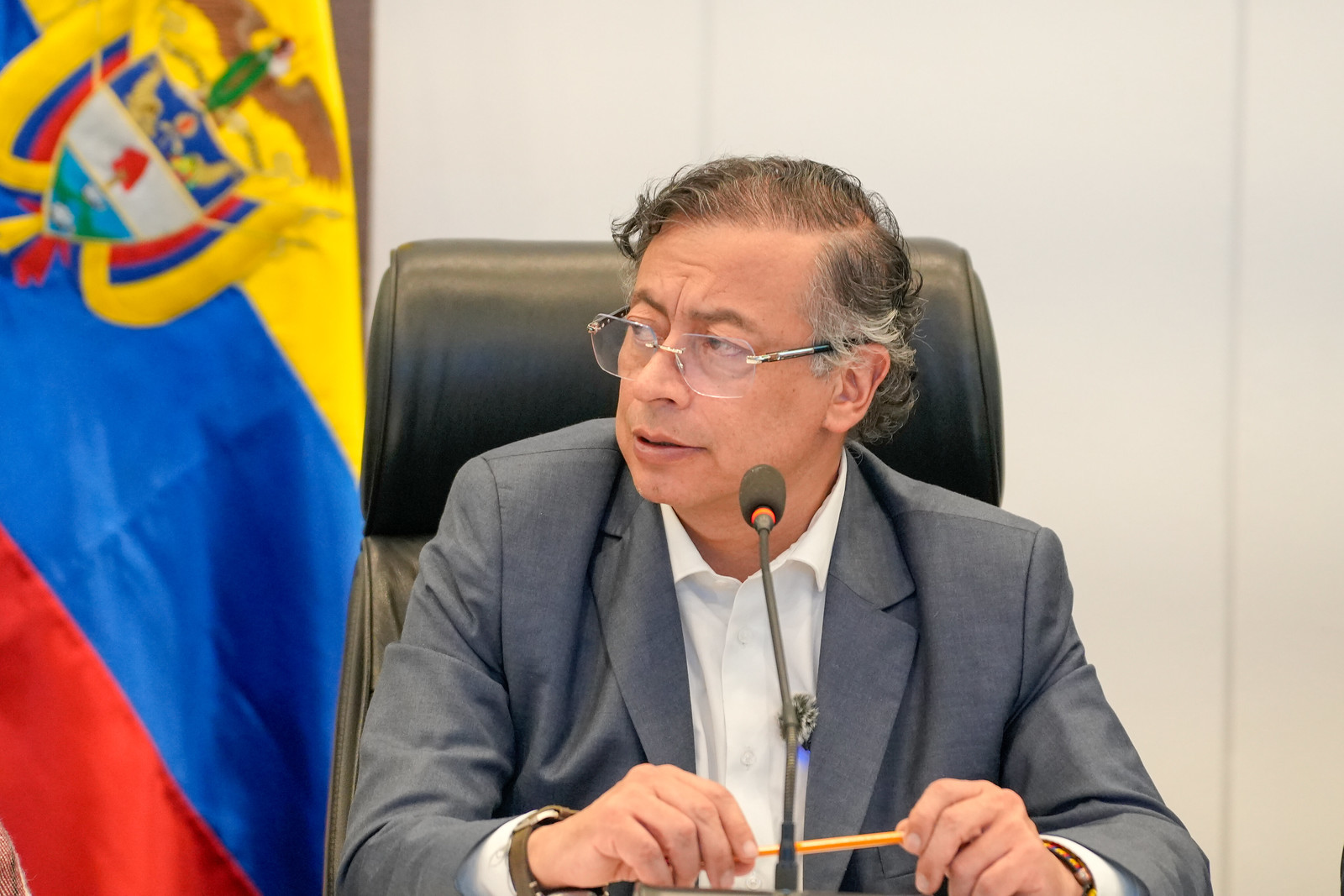 Petro defiende decreto de consulta popular ante el Congreso