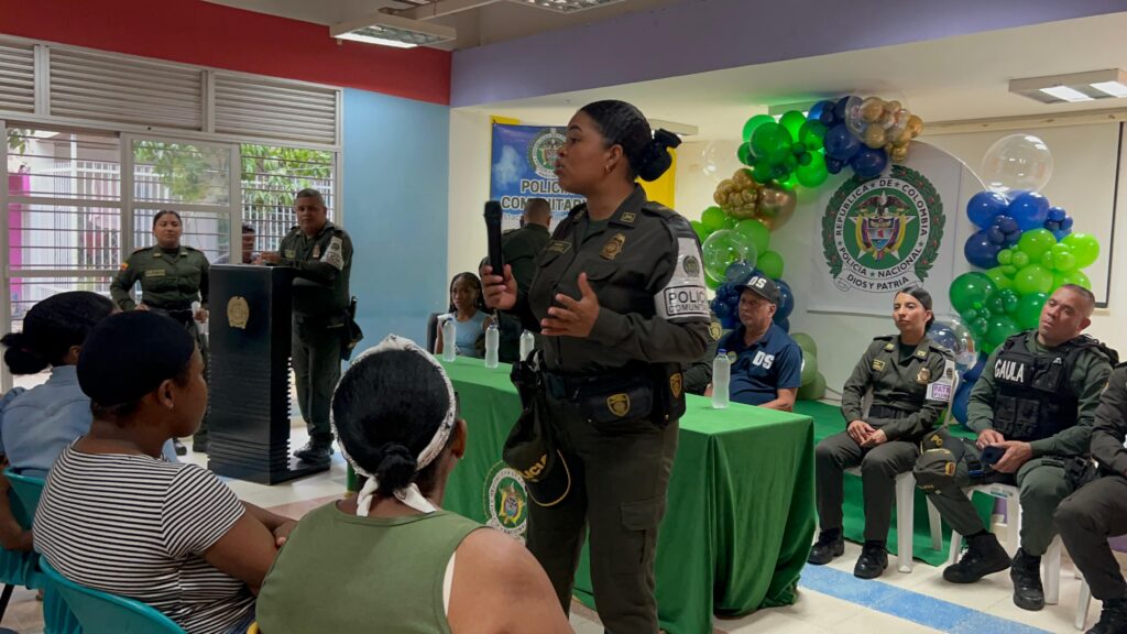Actividades preventivas de la Policía en Flor del Campo.