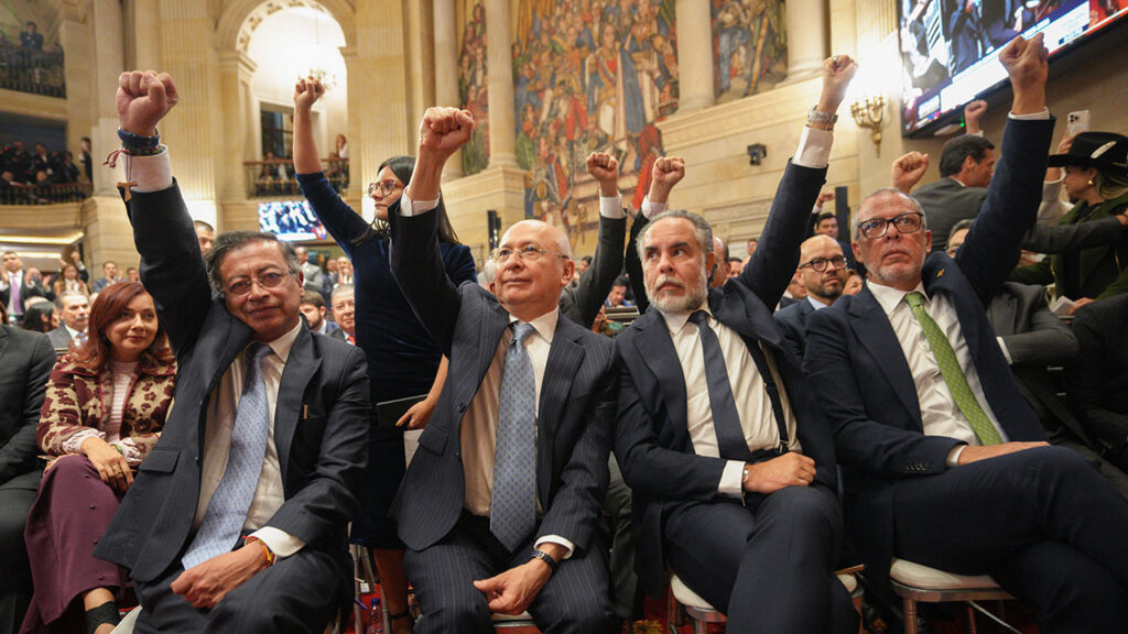 Alfredo Saade en acto oficial junto al presidente Gustavo Petro.