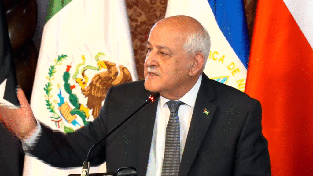 Ministro palestino Riyad Mansour agradece apoyo en Conferencia de Bogotá