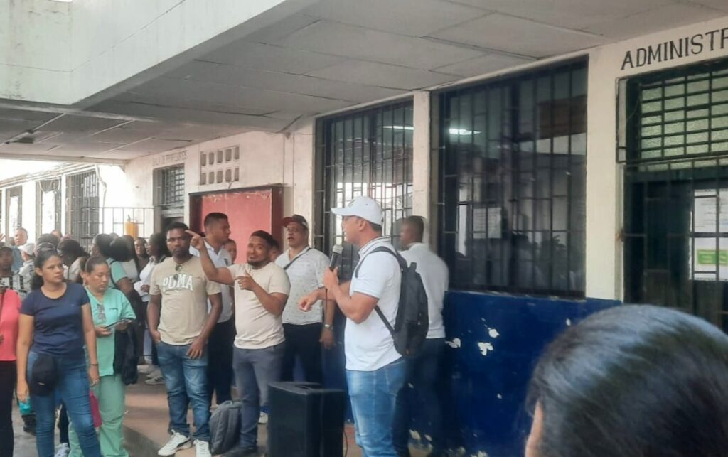 Estudiantes marchan en Cartagena y protestan por el deterioro escolar. Infomilenials