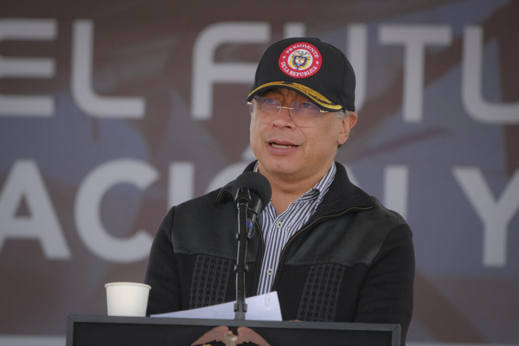 Gustavo Petro cuestiona rol de Thomas Greg and Sons en elecciones de 2025
