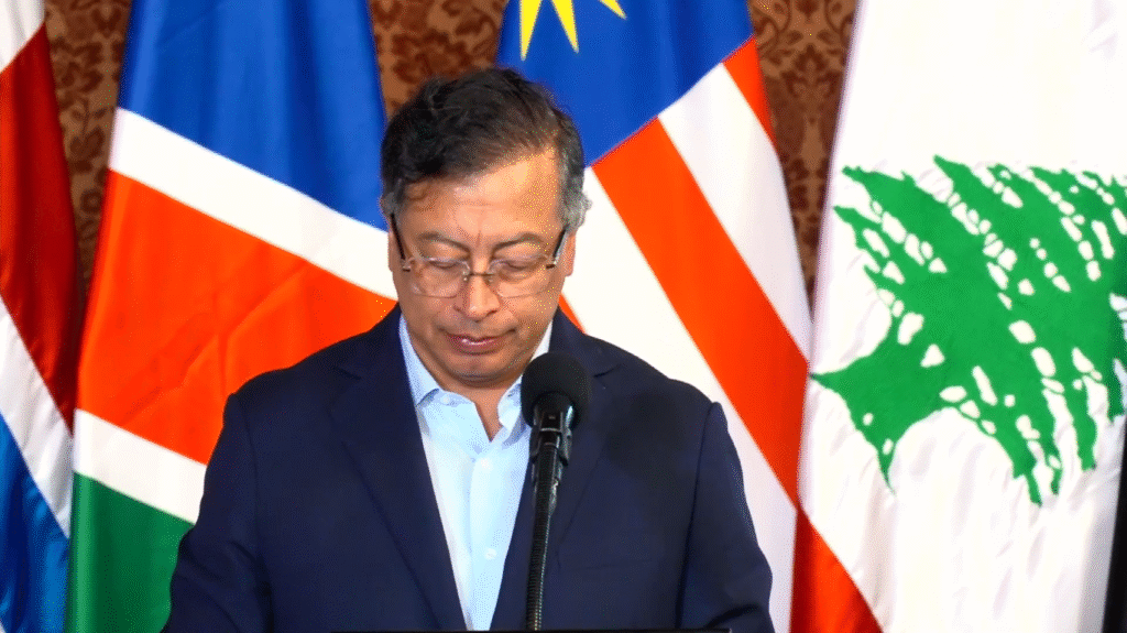 Gustavo Petro denuncia sabotaje en su gabinete por exportaciones.