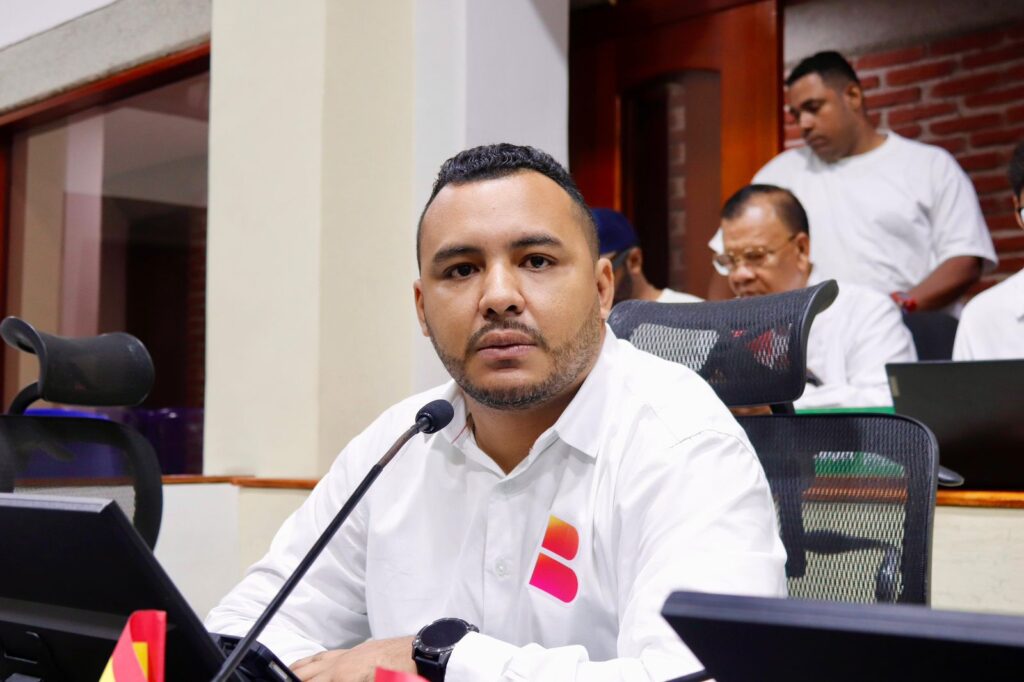 Javier Julio Bejarano critica videos de Distriseguridad