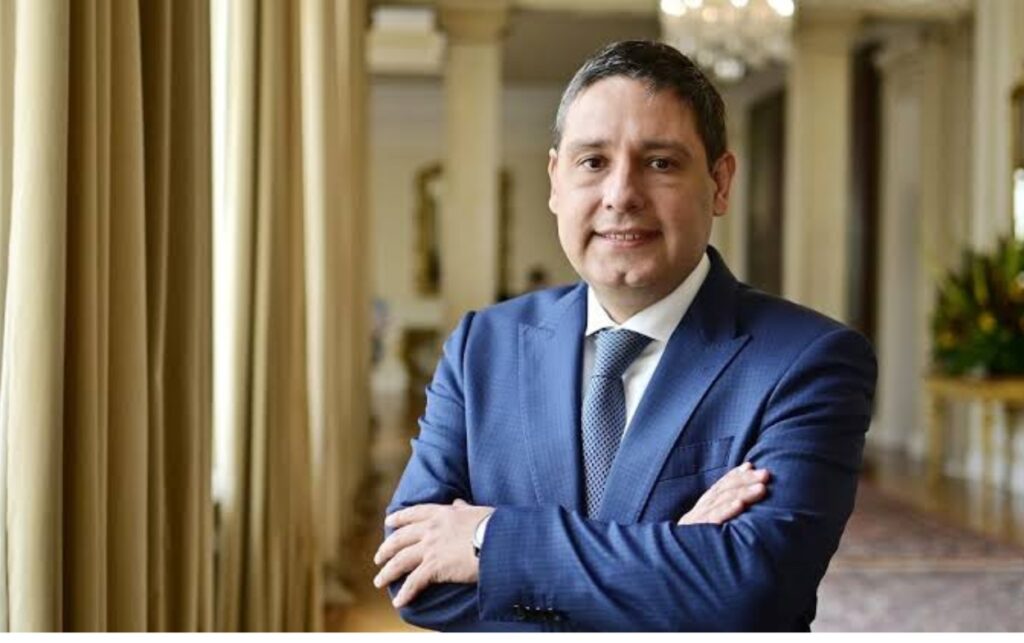 Mauricio Lizcano apoya el modelo, pero cuestiona su financiación.
