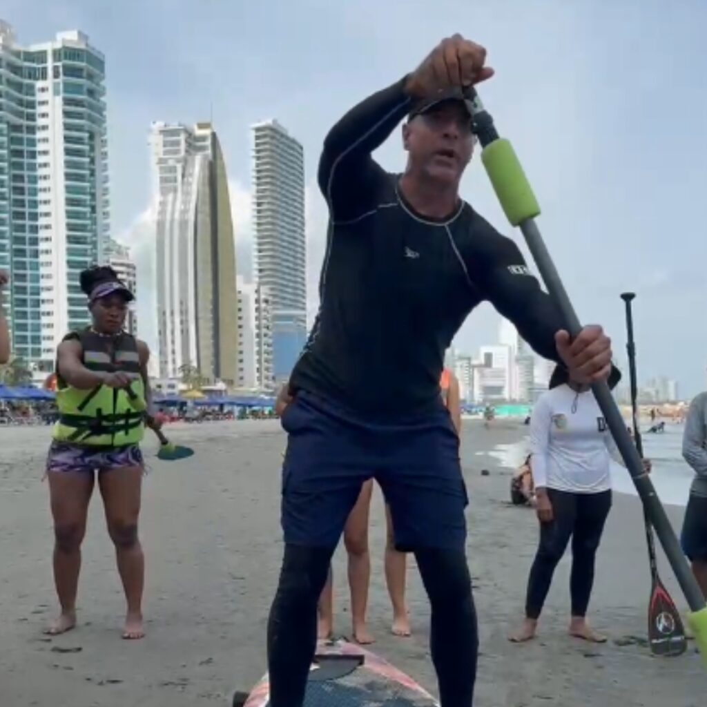 Música en vivo animó el ambiente en Playa 5 en Cartagena