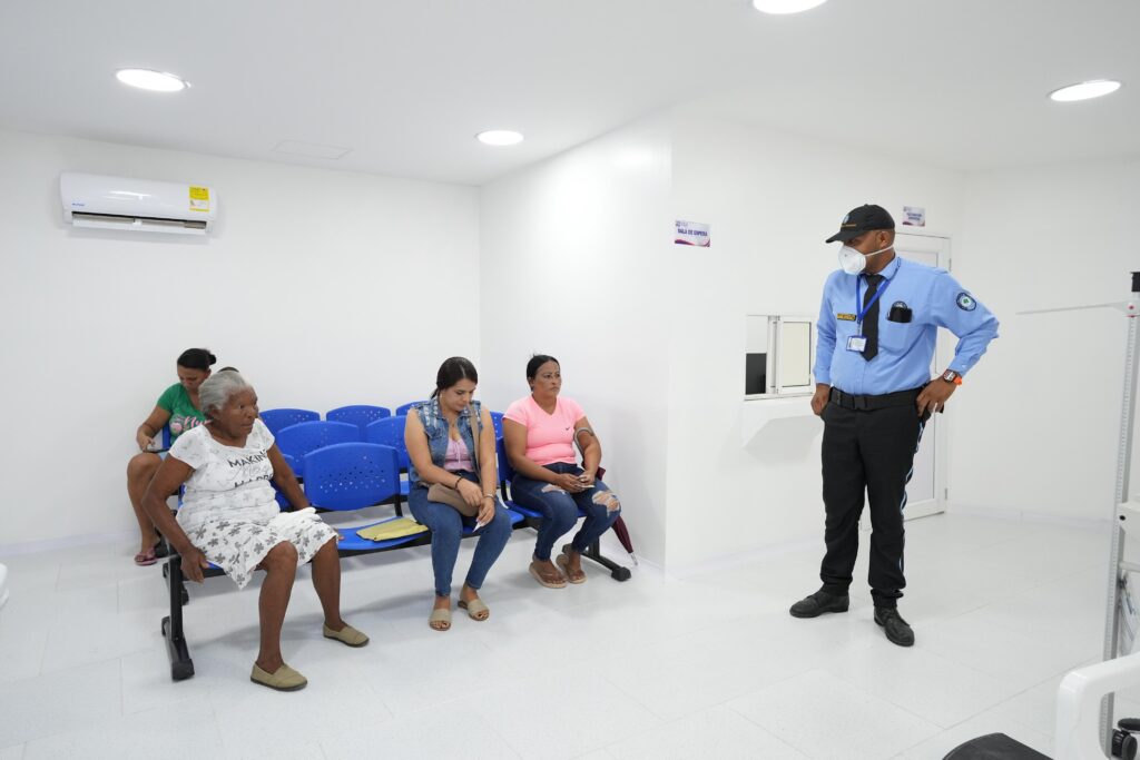 Usuarios del suroriente acceden al CAPS La Esperanza.