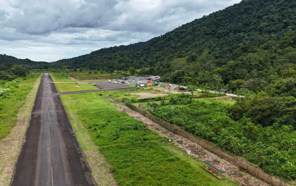 Aeropuerto de Bahía Solano incluido en plan donde el Gobierno anuncia millonaria inversión.