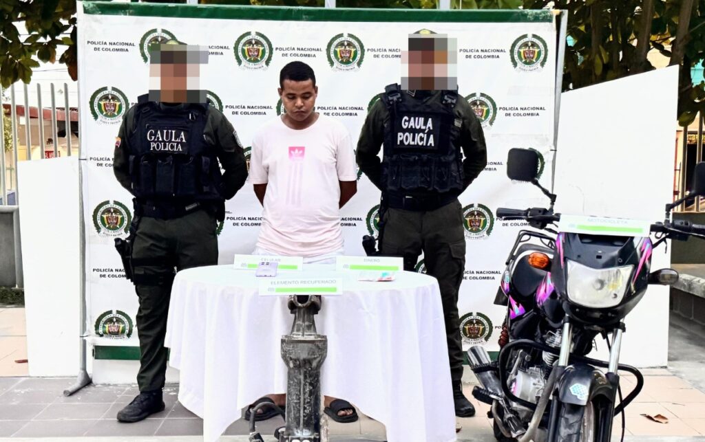 Agente del Gaula recupera herramienta industrial extorsionada por alias ‘el Rocky’ en Vista Hermosa.