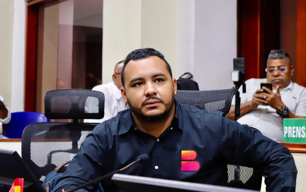 Concejal Javier Julio Bejarano critica manejo institucional de la violencia contra las mujeres en Cartagena.
