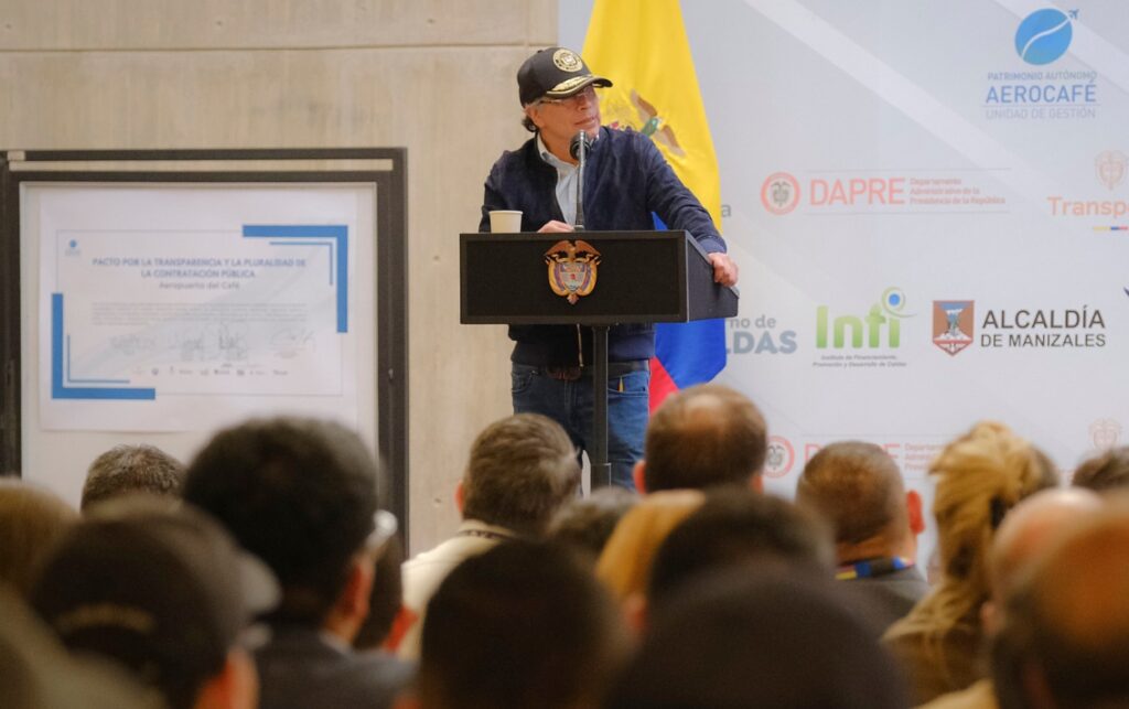 Contratación pública debe centrarse en ingenieros, no abogados.