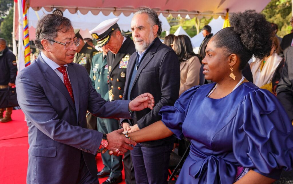 El presidente  durante la conmemoración del Ejército Nacional.