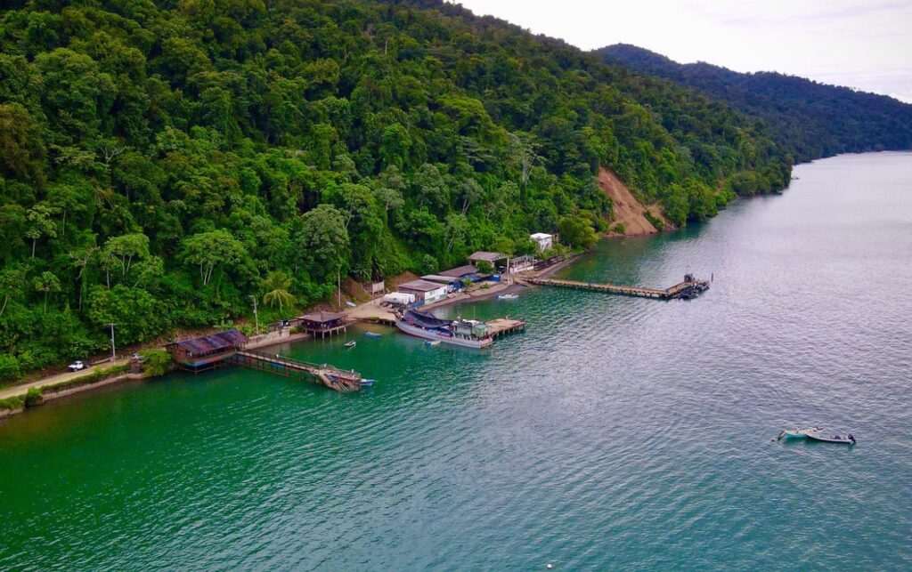 Gobernadora del Chocó expone puerto de gran calado en plan donde el Gobierno anuncia millonaria inversión.