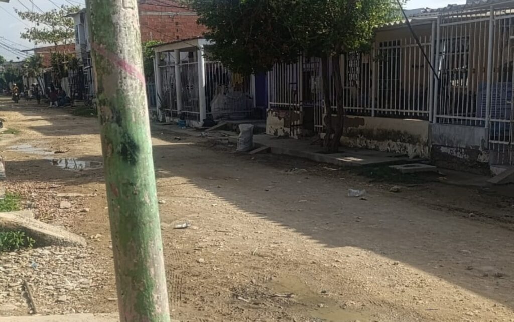 Habitantes exigen solución a Afinia tras 72 horas sin luz en sector 11 de Noviembre.