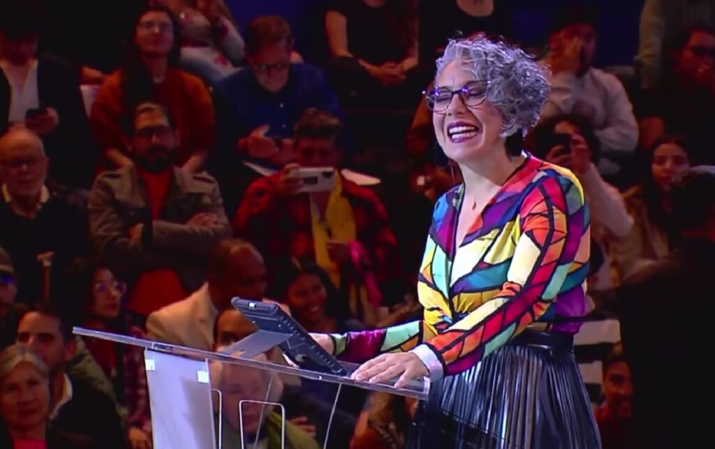 María José Pizarro comparte su historia personal durante el lanzamiento de su campaña presidencial.