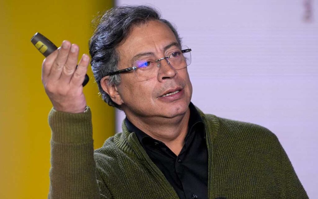 Presidente Petro contrasta la mortalidad materna entre su gobierno y el de Duque