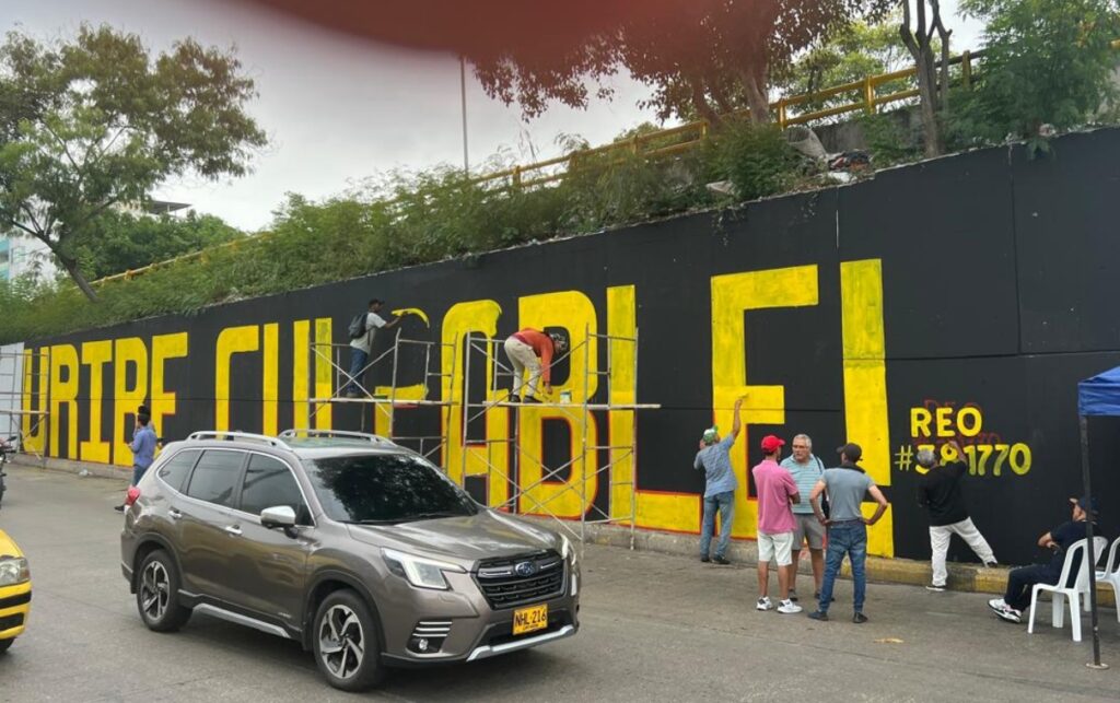 Plantón del Pacto Histórico en el puente de Las Gaviotas en Cartagena.