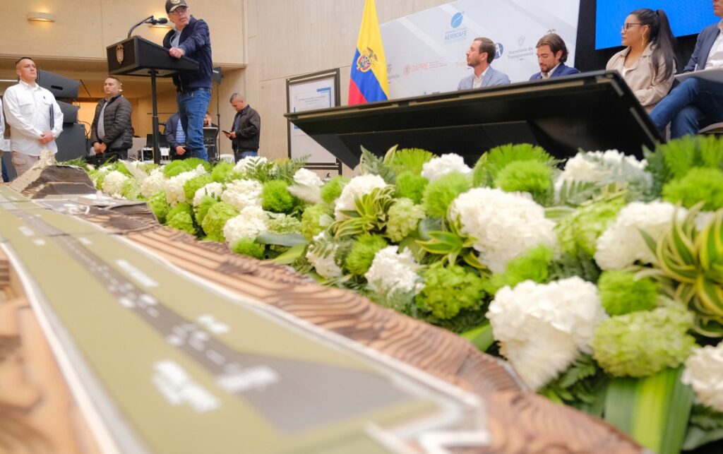 Presidente Petro propone licitación de Aerocafé sin anticipos.