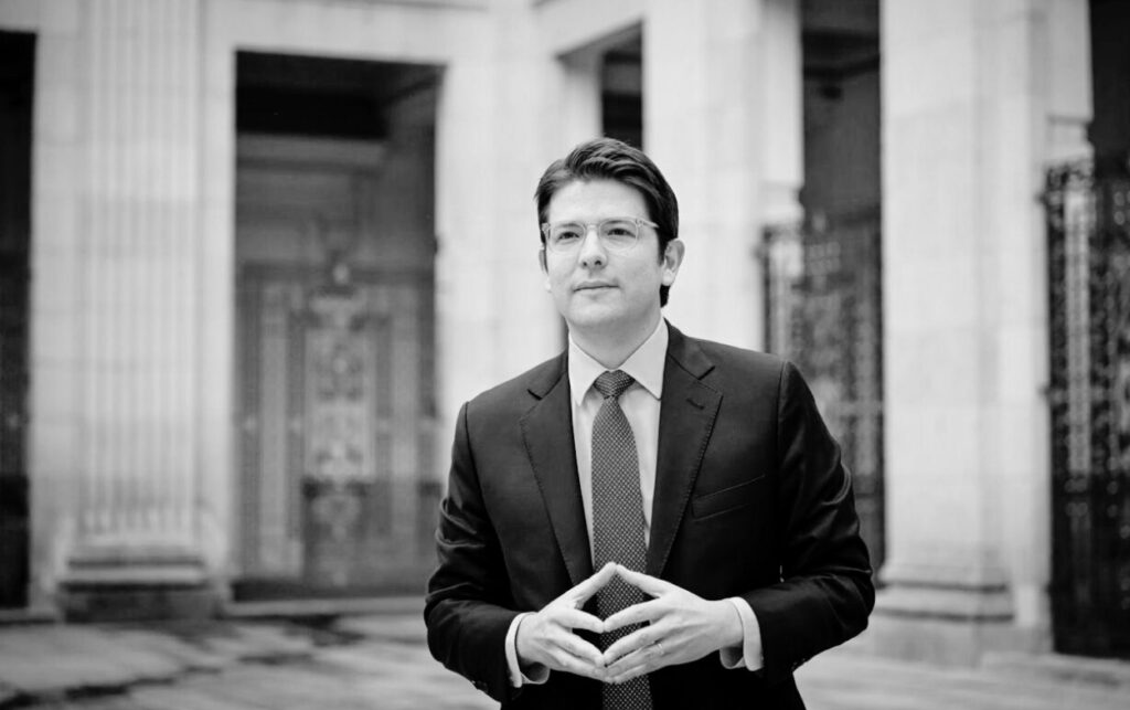 Presidente Petro se pronuncia y exige justicia por crimen de Miguel Uribe. 