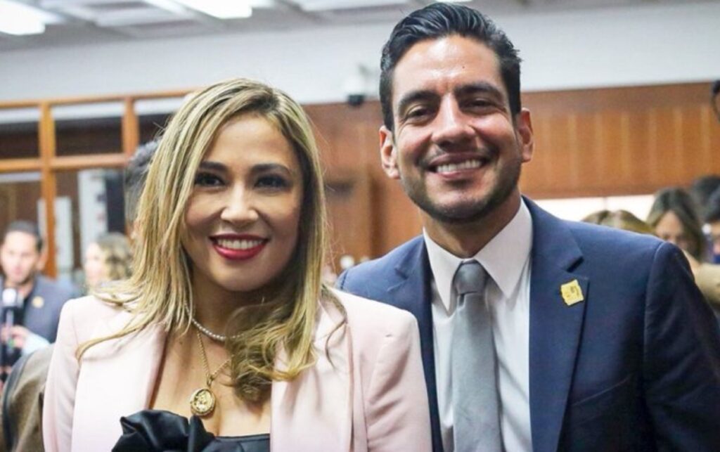 Senador Alex Flórez asume presidencia tras votación en la Comisión VI..