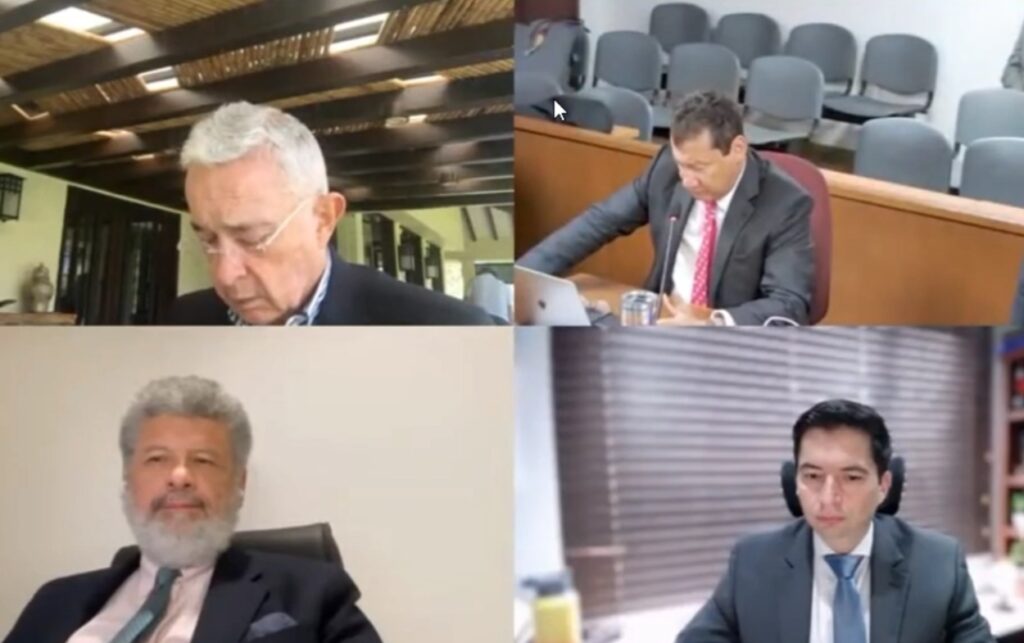 Tribunal ordena libertad a Uribe en medio de proceso judicial..