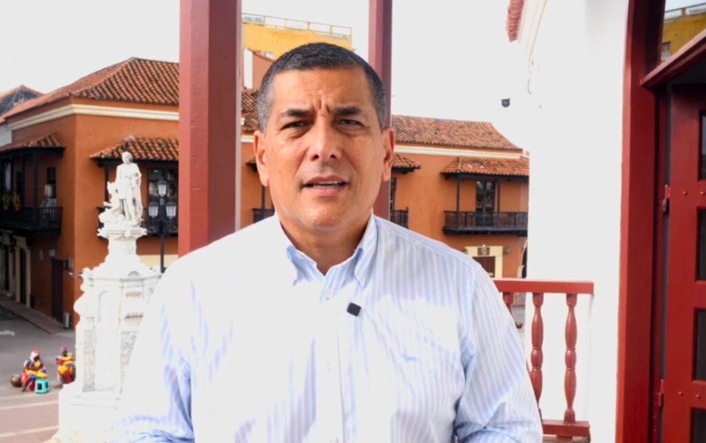 Alcalde Dumek Turbay ofreciendo declaraciones sobre fallo que negó la tutela.