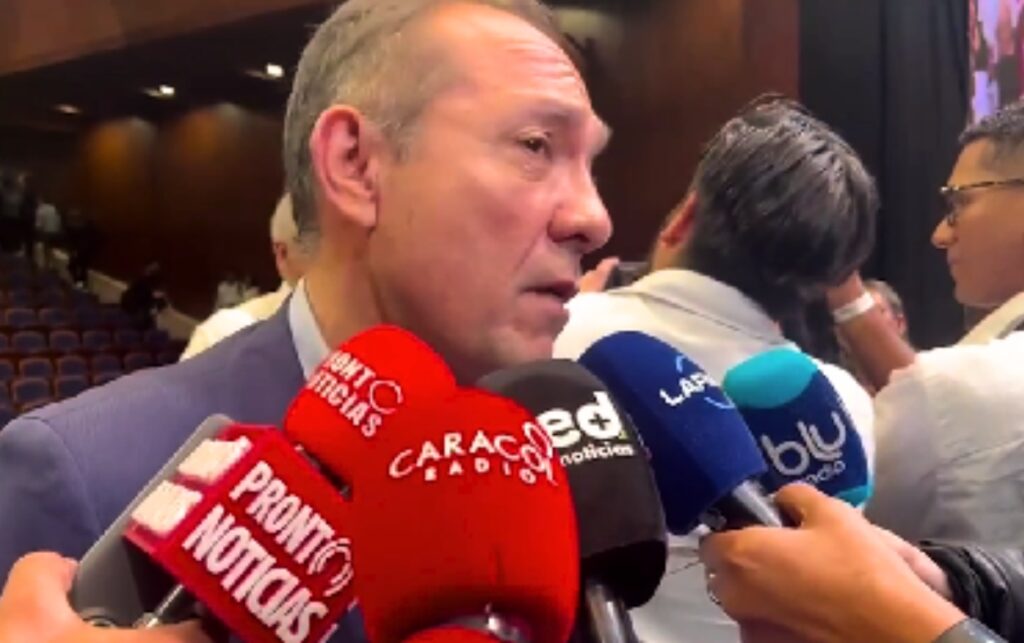 Ministro del Trabajo Antonio Sanguino anuncia sanciones a Andrés Carne de Res..