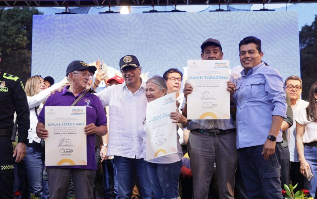 Campesinos y víctimas recibirán tierras como parte de la Reforma Agraria.