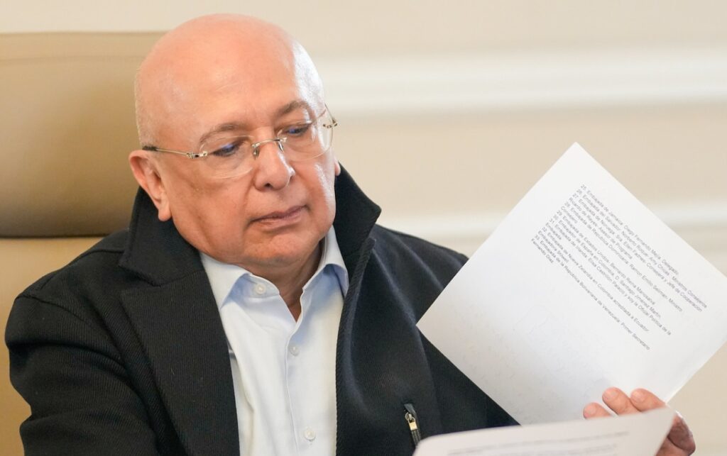 Eduardo Montealegre, el ministro de Justicia, defiende modelo social antidrogas..