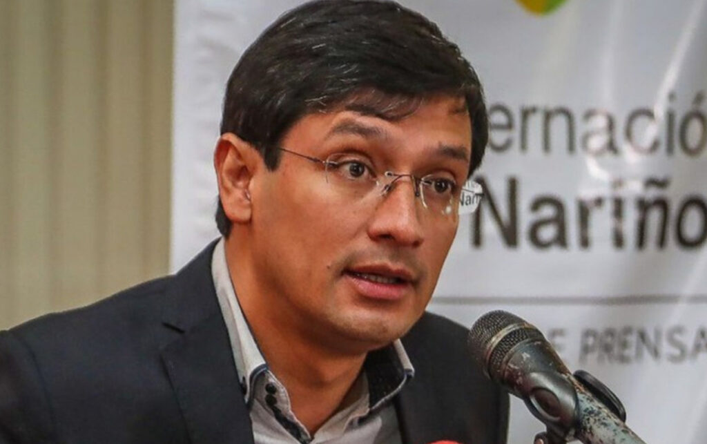 Juristas respaldan a Camilo Romero tras denuncia de irregularidades.