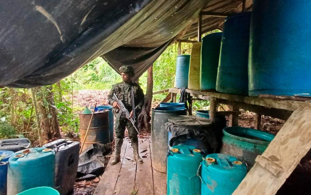 Laboratorio de cocaína destruido por el ejercito.