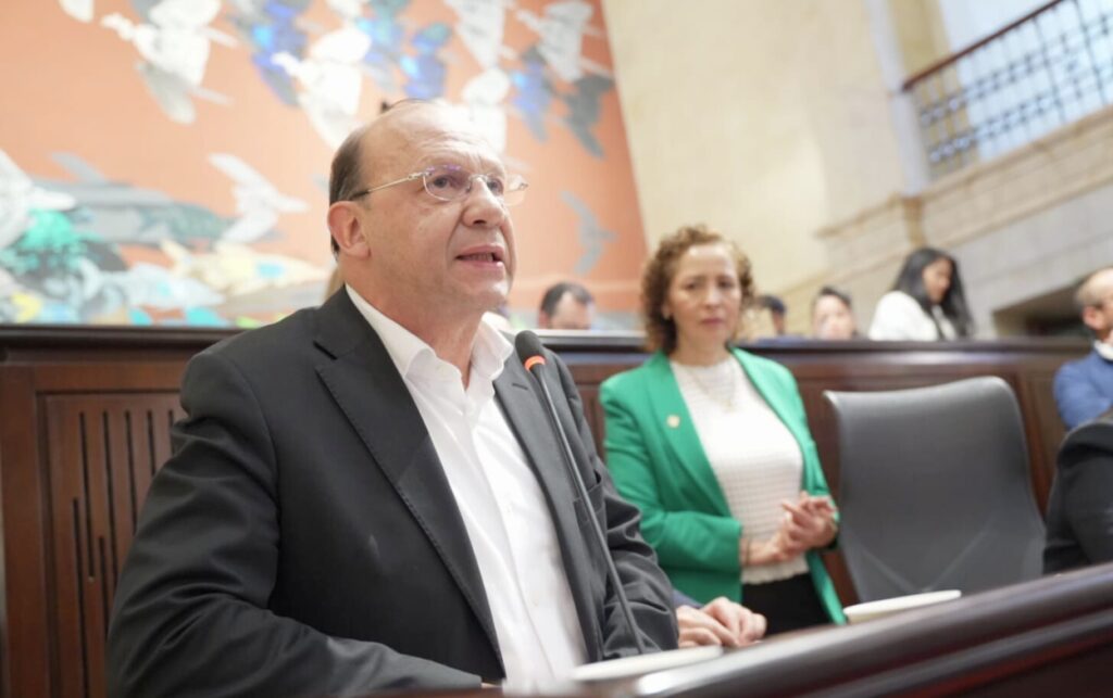 Ministro de Hacienda destaca consensos sobre el presupuesto 2026 en el Congreso.