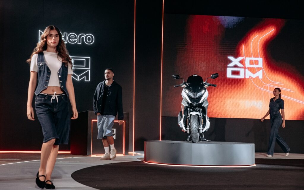 Pasarela de moda urbana en el lanzamiento de la Hero Xoom en Cartagena.