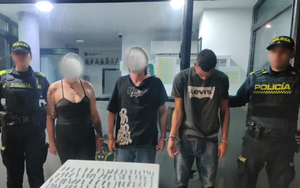 Patrulla en el Centro Histórico donde la Policía capturó a dos personas reincidentes.