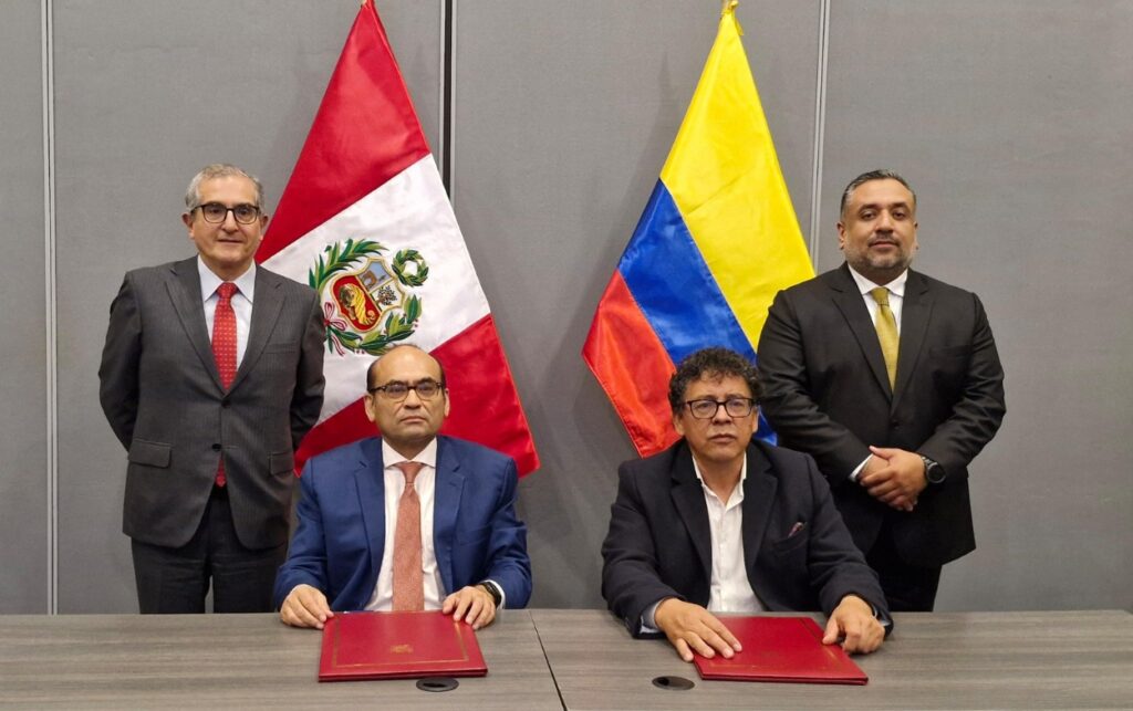 Reunión binacional en Lima sobre la navegabilidad del Amazonas.