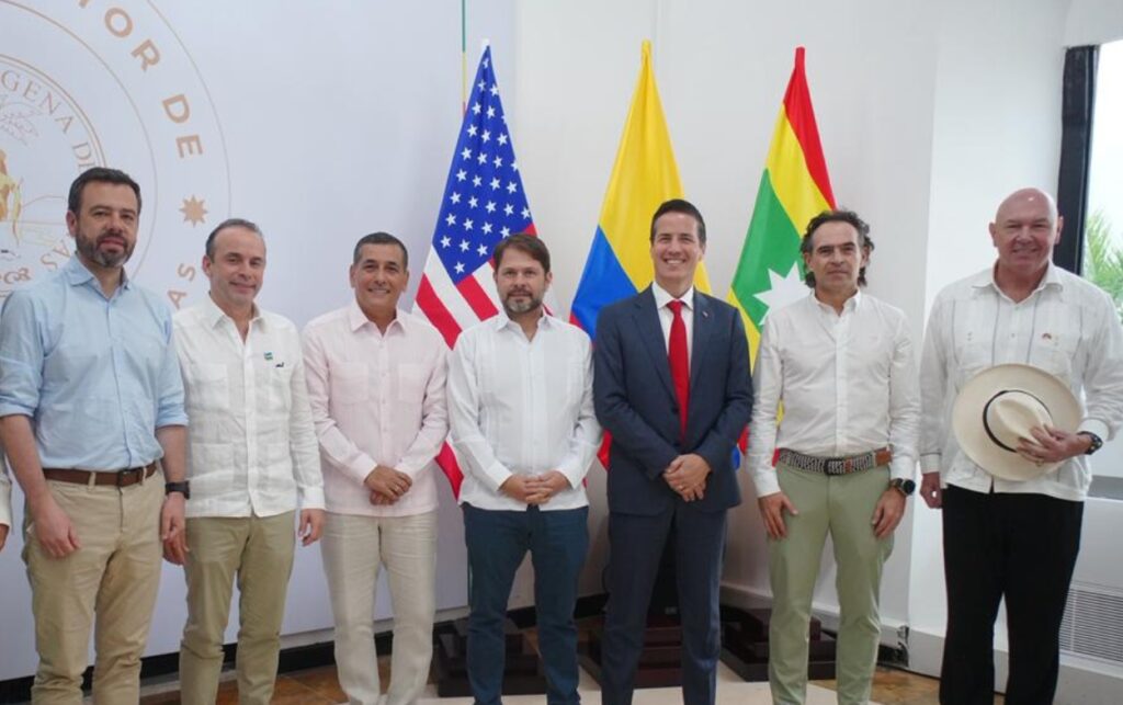 Reunión de alcaldes de ciudades capitales en Colombia, algunos de los cuales cancelaron su viaje a Estados Unidos.