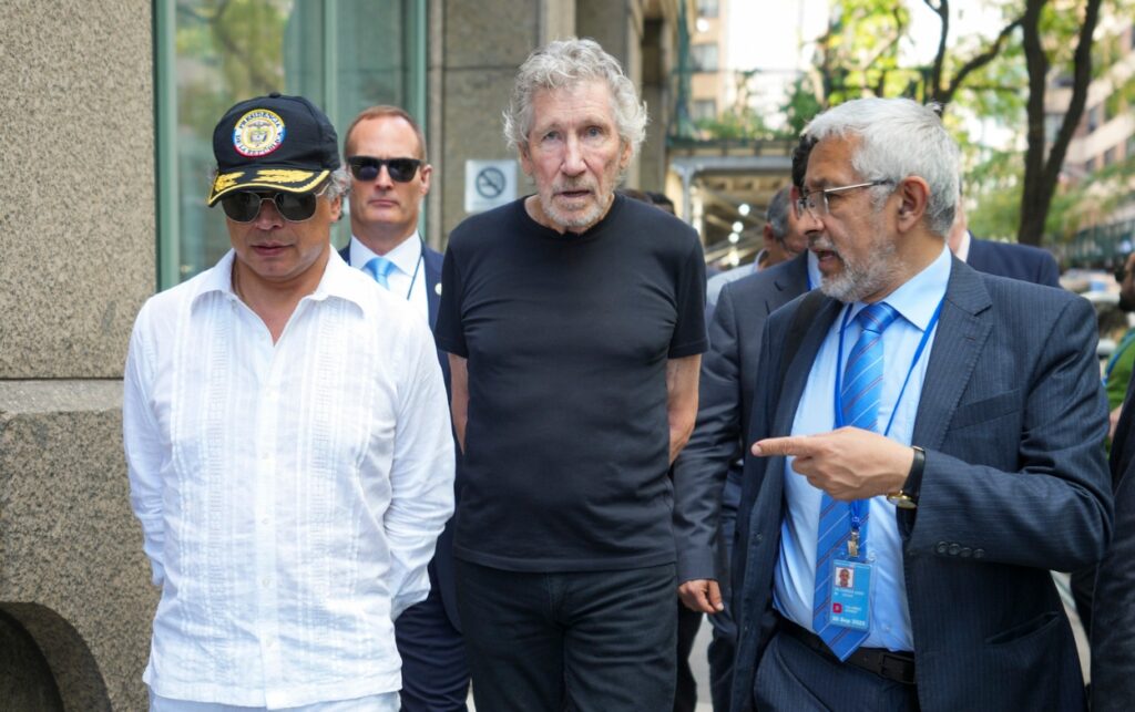 Roger Waters acompaña a Petro en movilización por Palestina.