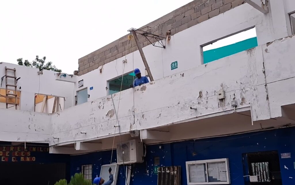 Vista del I.E. Manuela Beltrán donde juez niega tutela y se reanudan las obras.