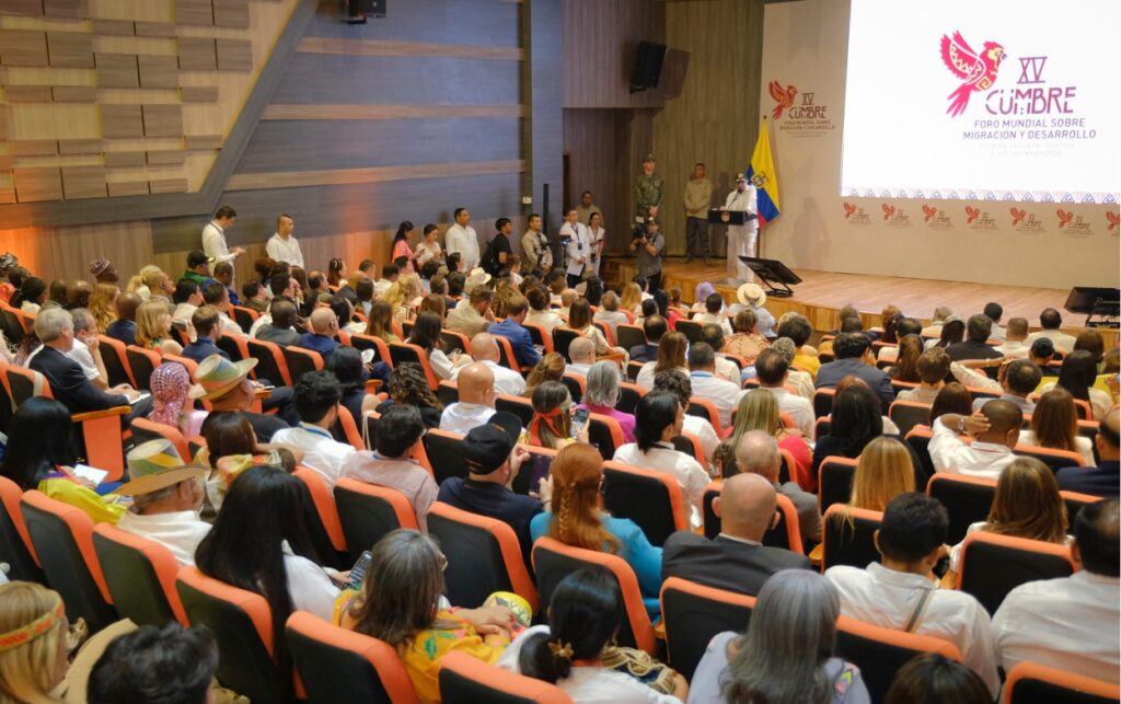 Vista general de la cumbre internacional con enfoque en migración y derechos